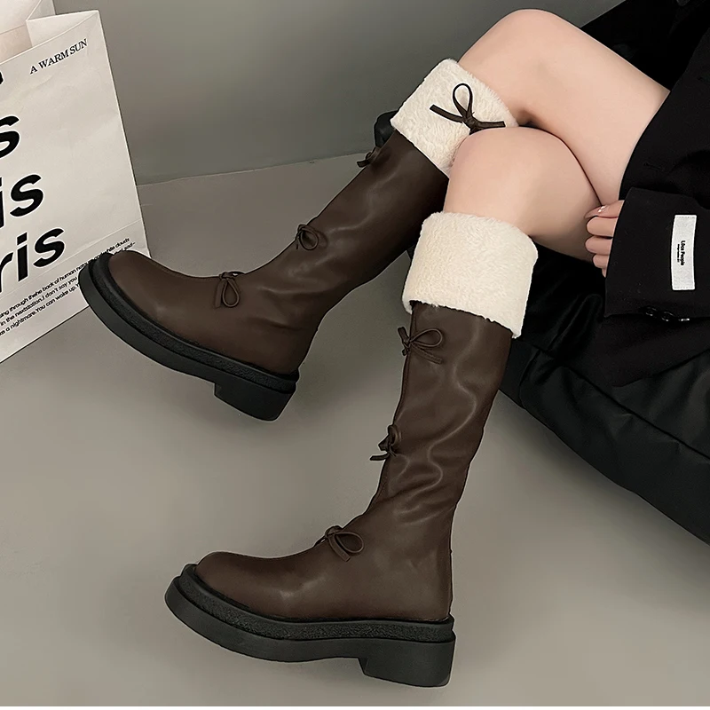 Otoño Invierno corto de felpa mujer hasta la rodilla Botas moda nudo de mariposa botines largos de caballero Botas femeninas - imagen 3