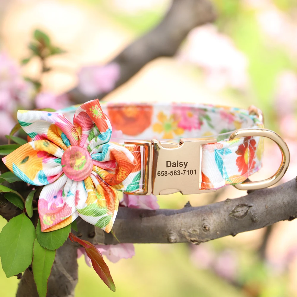 Collar personalizado para perros con flores y pajarita - imagen 4