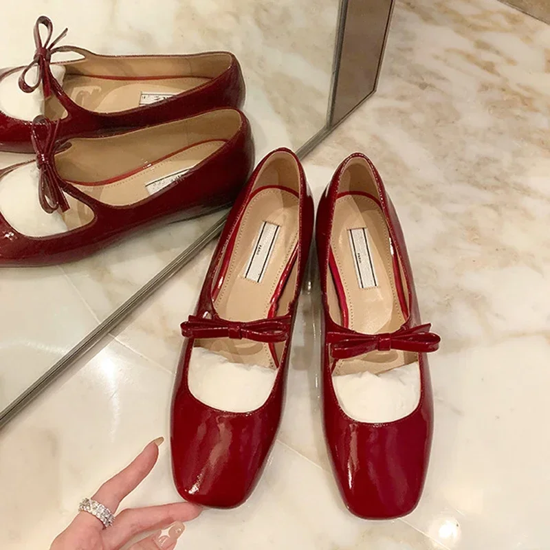 Mary Janes-pajarita de lujo para mujer, zapatos planos de cuero y seda brillantes con punta cuadrada, bailarinas rojas para fiesta de baile y boda, 2024