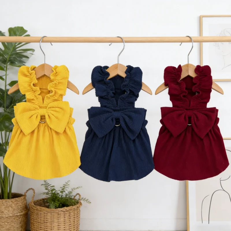 Ropa para perros y gatos: Vestido de pana elegante con lazo - imagen 4