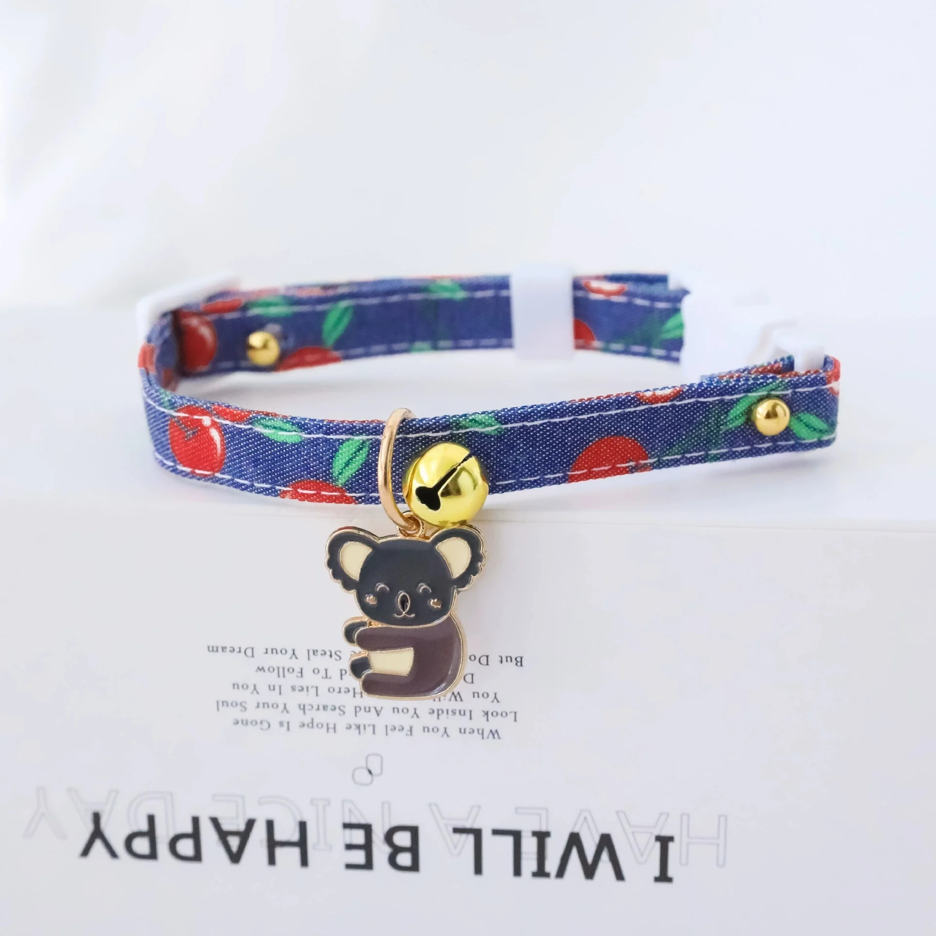 Lindo Collar de gato Koala con campana, Collar de seguridad ajustable, signo en forma de Animal, Collar de gato con patrón de fruta para cachorros, gatitos y gatos