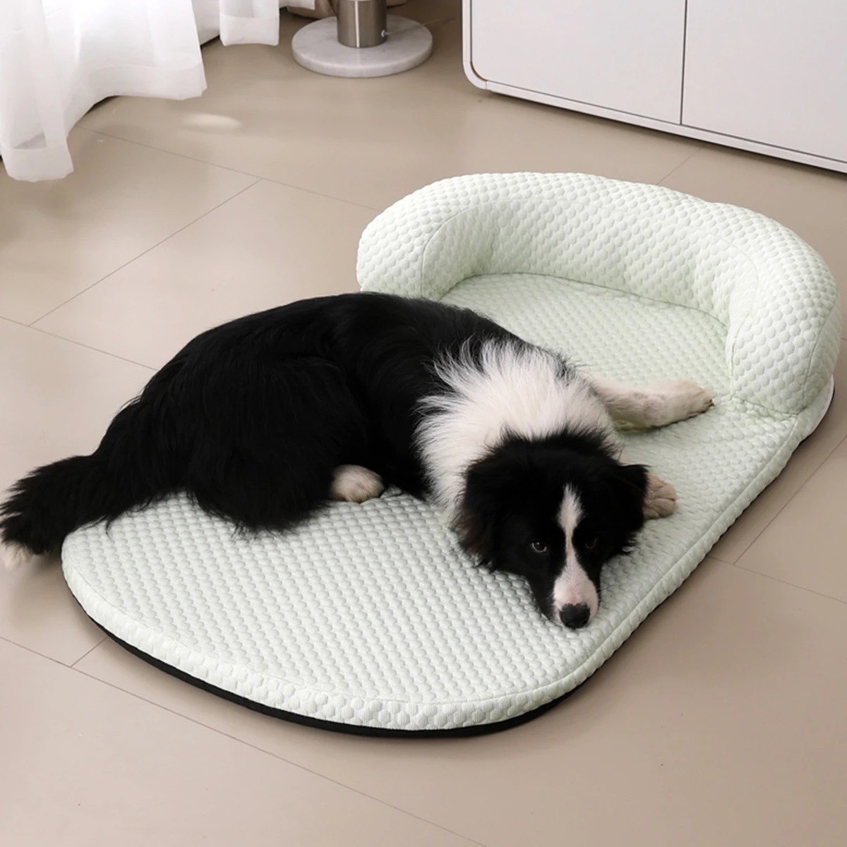 Cama refrescante iced silk para perros pequeños y gatos - imagen 3