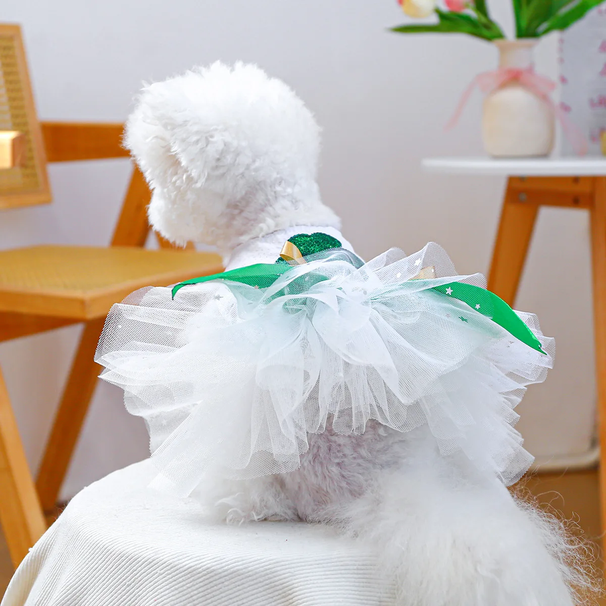 2025 Ropa de primavera/verano Vestido de princesa de tul blanco para perros Diseño único de trébol para perros pequeños Bichon Chihuahua, maltés - imagen 3
