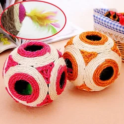 Bola de sisal interactiva para gatos – juguete de plumas