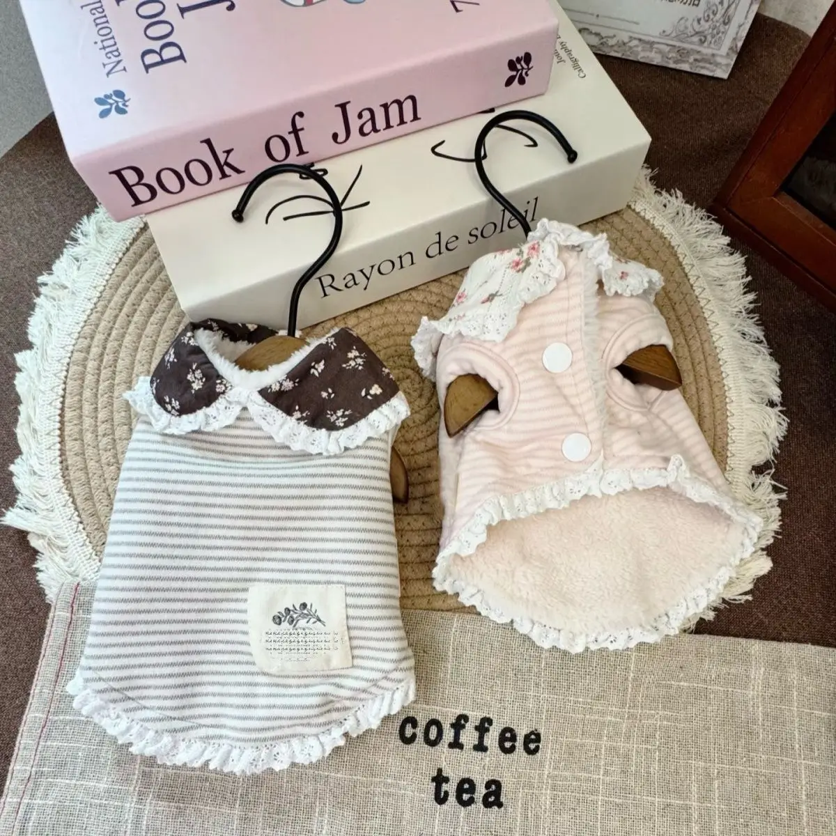 Jersey de invierno a rayas para perros pequeños – Cuello floral - imagen 2