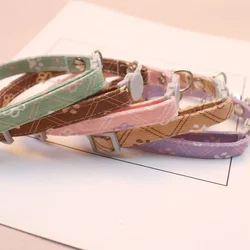 Collar con campana sonora ajustable para perros pequeños y gatitos