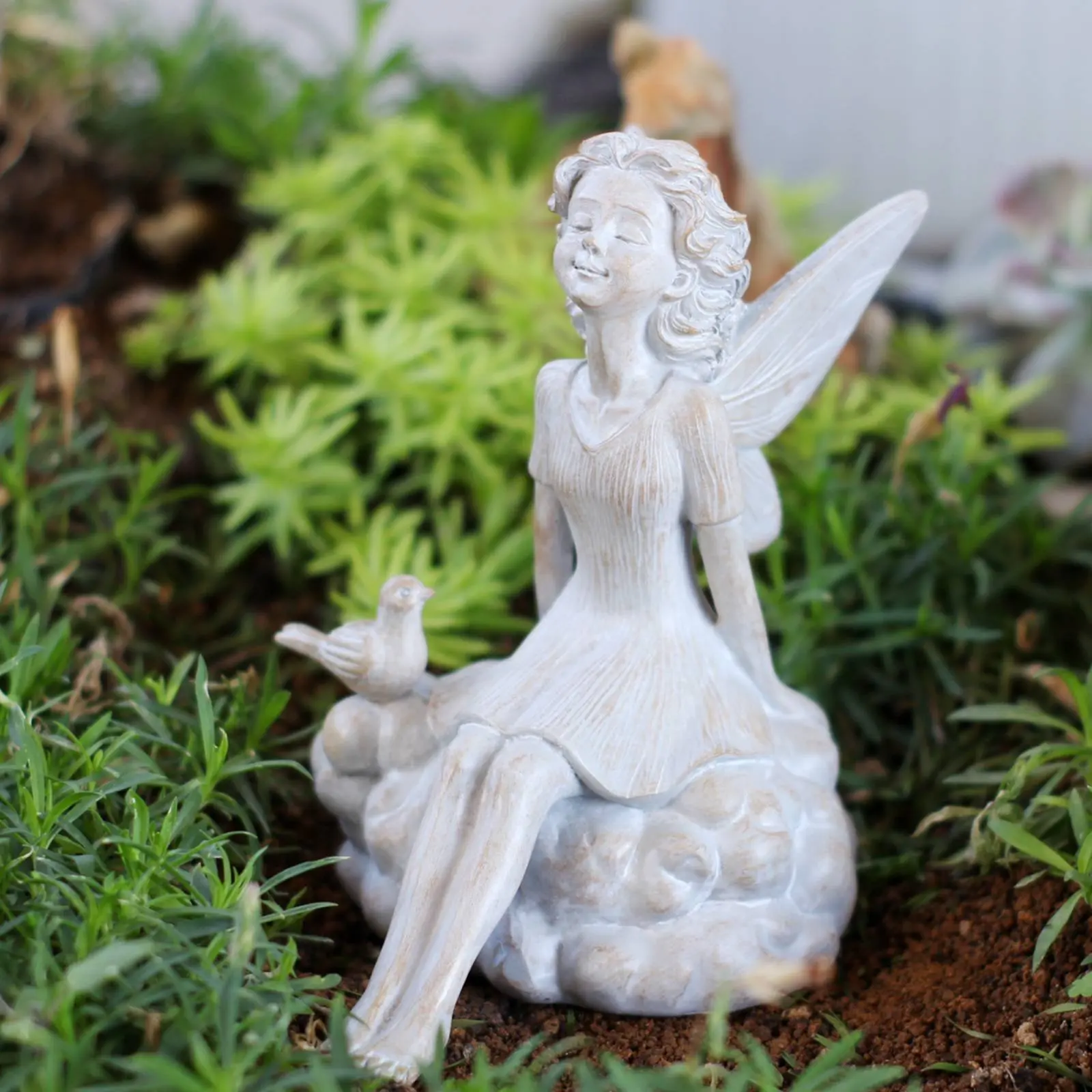 Estatua de hadas con pájaro para jardín – Acabado en cemento - imagen 3