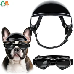 Casco protector con gafas para perros pequeños en moto