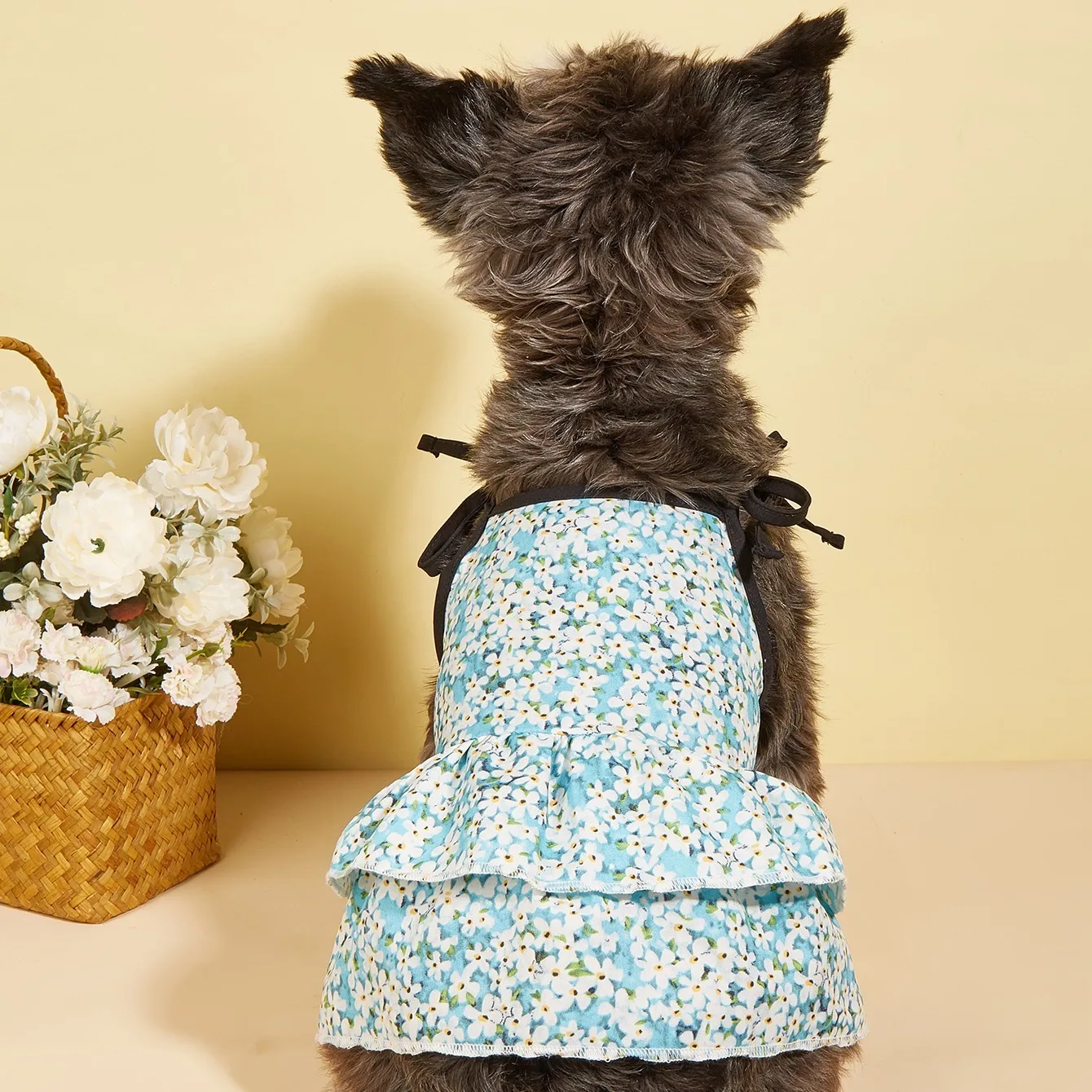 Lindo conjunto de vestido para cachorro, estampado floral azul y accesorio para el cabello con lazo, falda con volantes, ropa dulce para mascotas, ropa diaria para mascotas, disfraz adorable