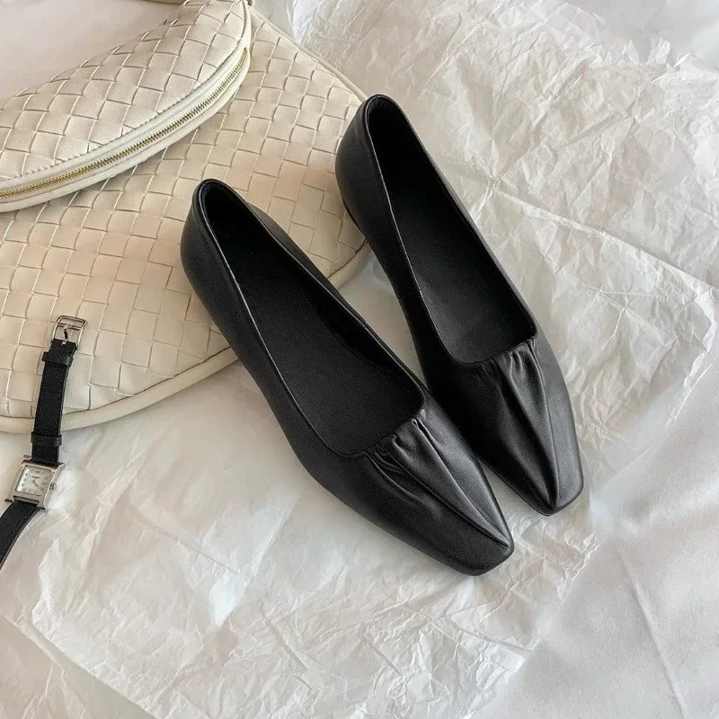 Zapatos planos de ballet negros para mujer con punta cuadrada arrugada ‌   Zapatos elegantes de cuero para mujer, mocasines poco profundos sin cordones para primavera y otoño
