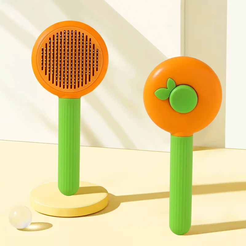 Dos altavoces verdes y naranjas en una mesa