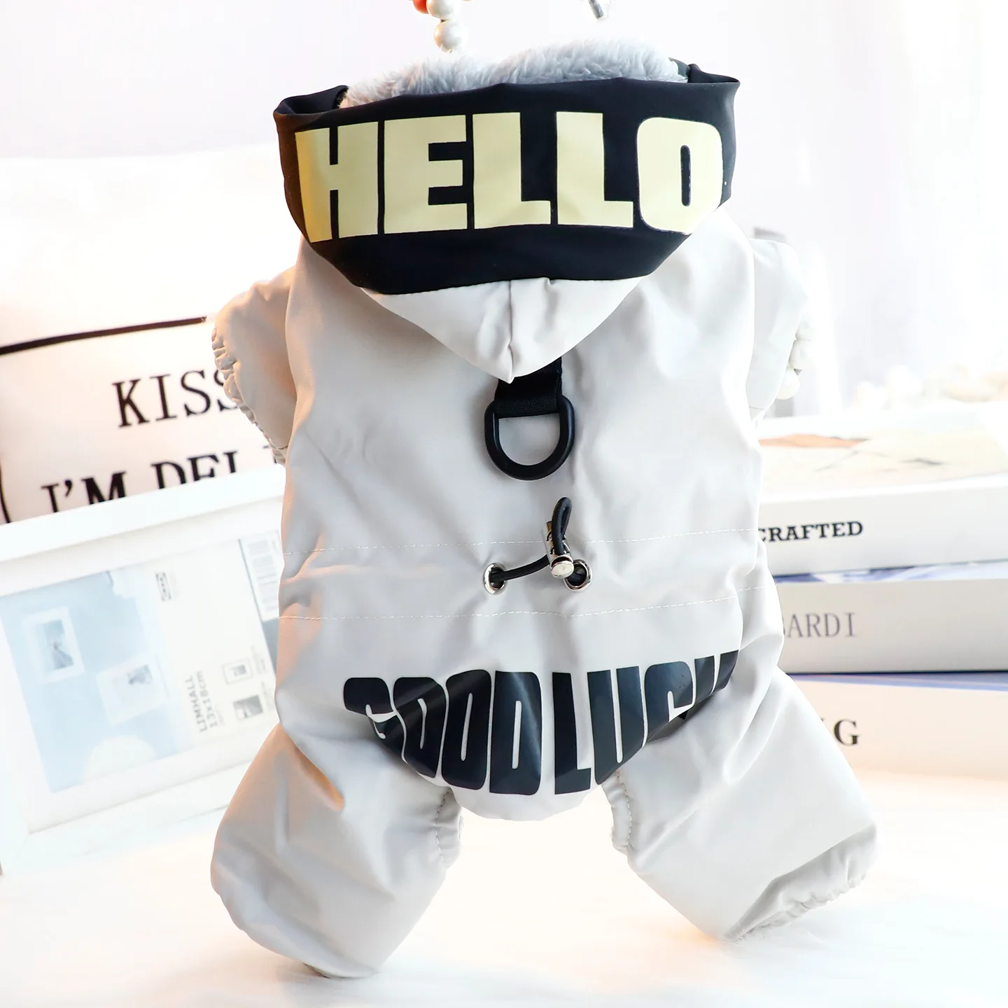 Ropa para perros, ropa de otoño e invierno, sombrero grueso estampado, ropa de algodón con carga de cuatro patas, suministros para mascotas para perros pequeños