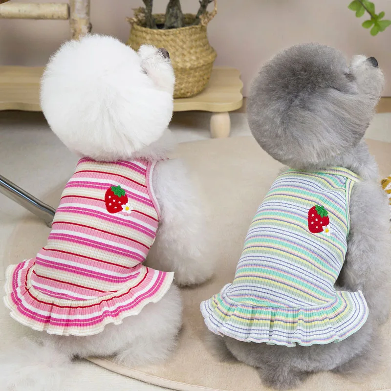 Vestido veraniego a rayas con capucha para perros pequeños - imagen 3