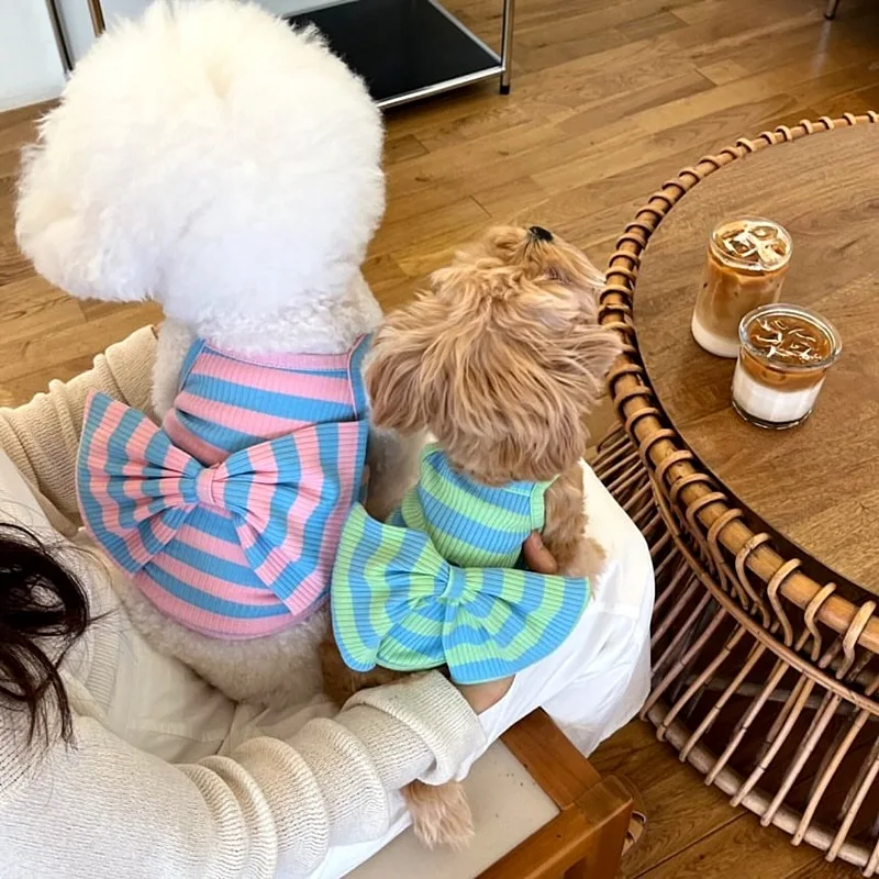 Camiseta sin mangas a rayas para mascotas, camiseta sin mangas fina con lazo grande para gato Yorkshire, ropa fresca para cachorros y perros pequeños, primavera/verano - imagen 2
