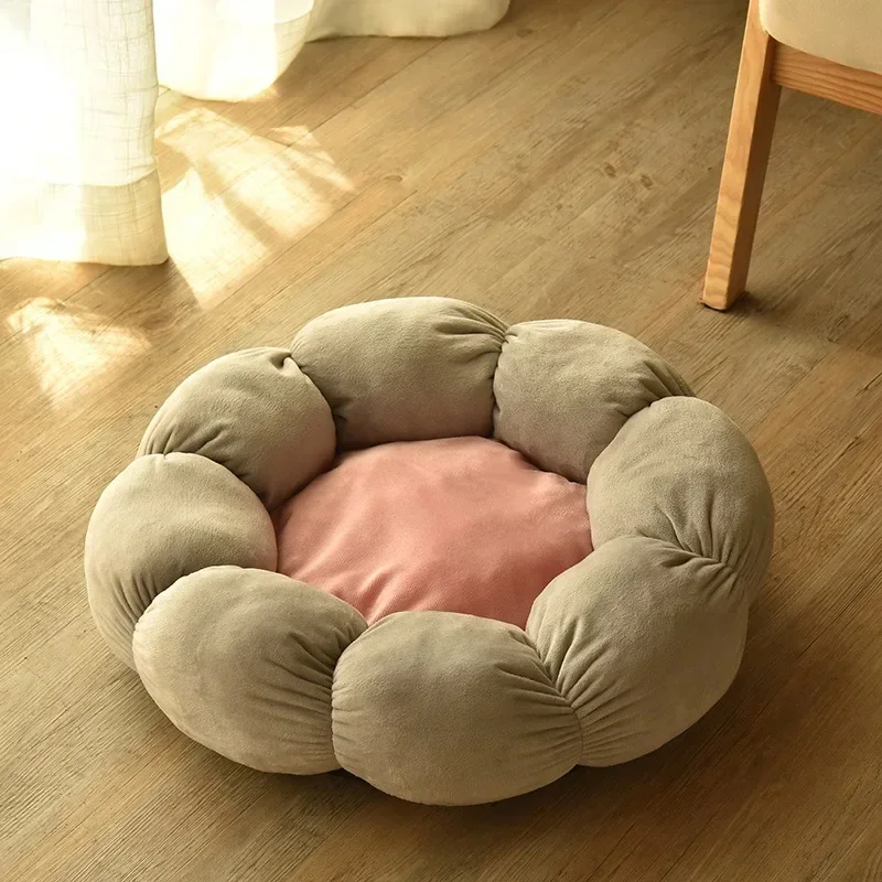 Cómoda cama para mascotas para dormir, única en forma de flor para uso interior y exterior, colchoneta para perros, camas para perros grandes, adecuada para el invierno - imagen 4