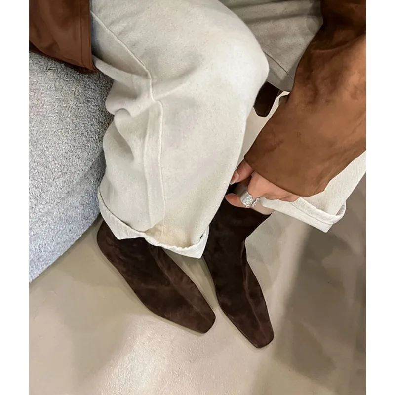 Botines cortos de felpa de invierno para mujer, botines cortos con punta cuadrada a la moda, botines Largas elegantes de tacón bajo para mujer - imagen 4