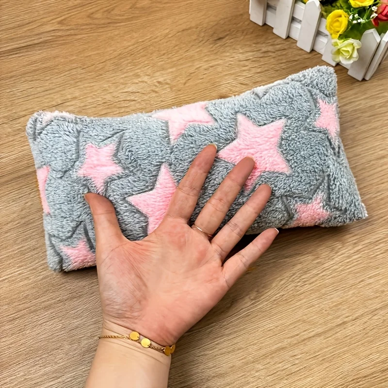 1 almohada cuadrada de poliéster suave, almohada que reduce el corazón para gatos y jugar con perros para dormir, cojín de felpa para mascotas, cojín de sofá para perros y gatos pequeños lavable a máquina, adecuado para gatitos, cachorros y perros jóvenes - imagen 2