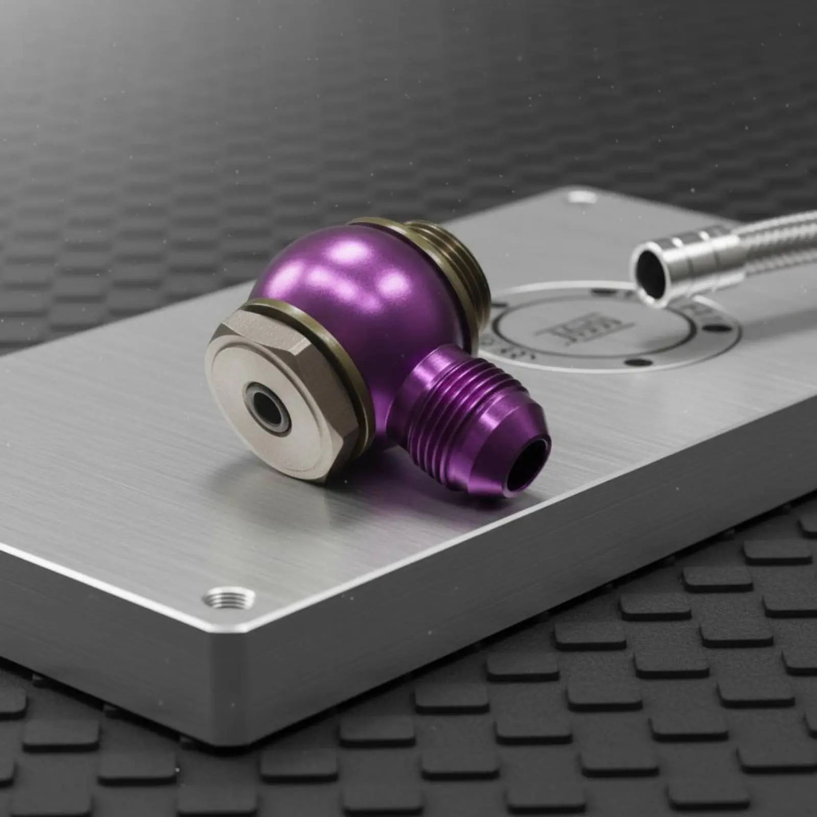 Conector Giratorio 360° para Manguera de Gasolina – Aluminio Automotriz