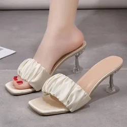 Zapatillas tacón abierto para mujer – Negras verano interior