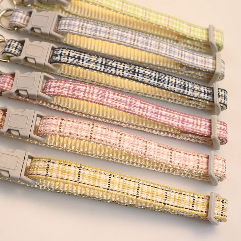 Collar con campana para mascotas, accesorio de seguridad ajustable a cuadros, Estilo Vintage, 1 unidad - imagen 4