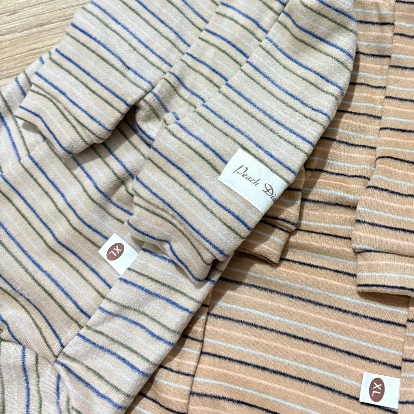 Camiseta interior suave de 4 patas para gato Sphynx, mono a rayas gris caqui para Devon Rex, pijamas de primavera y otoño para gato sin pelo, invierno - imagen 5