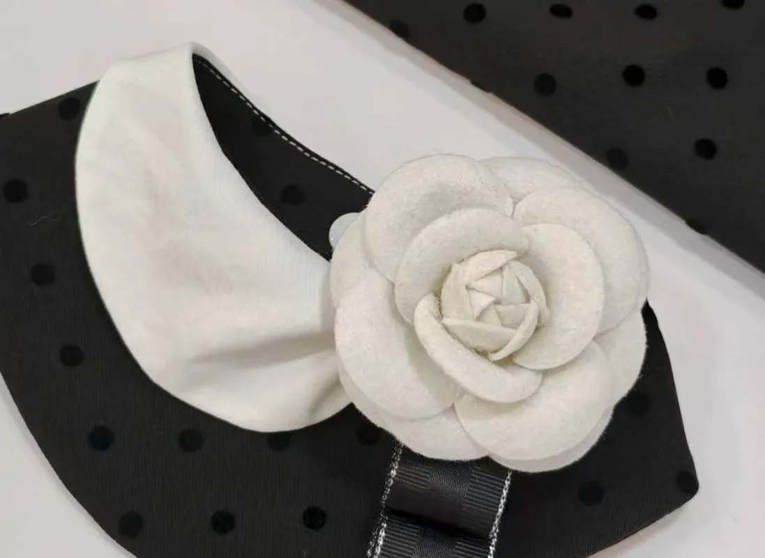 Babero de lujo con flores para perros PETFRDGLOBAL