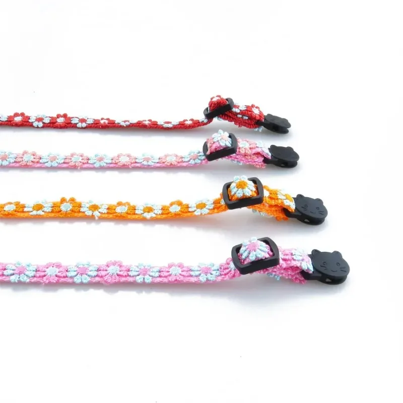 Collar de flores de encaje ajustable para mascotas, colgante de campana y flor para gatos y cachorros, productos para mascotas, 1 unidad, 1,0X20 ~ 30cm - imagen 3