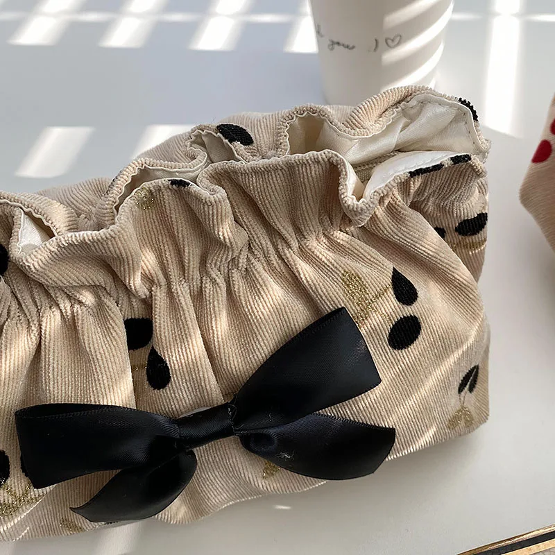 Bolsa de cosméticos de pana con estampado de cereza suave para mujer, bolsas de maquillaje de gran capacidad para lápiz labial, bolsa de almacenamiento de viaje - imagen 5