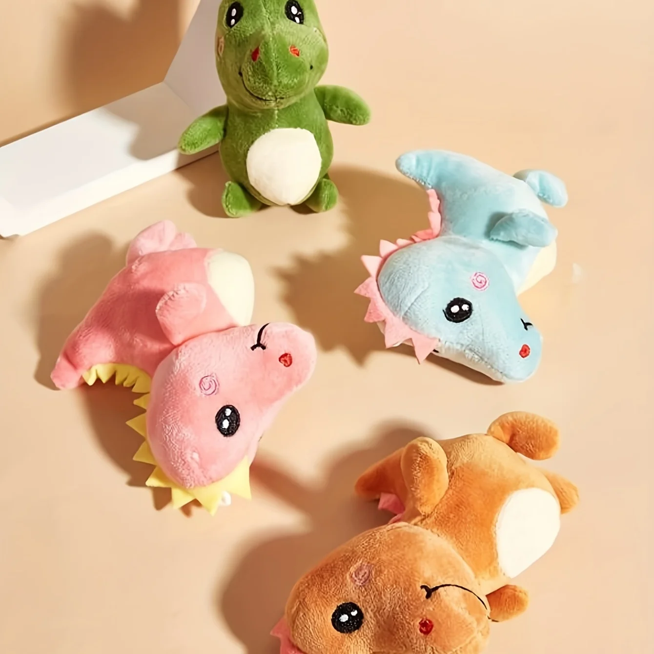 Juguete de peluche con diseño de dinosaurio para mascotas, Color aleatorio, dientes de molienda, juguete masticable duradero para perros, suministro interactivo, 1 unidad