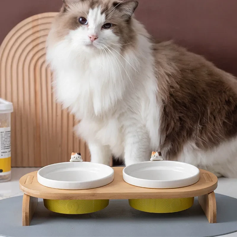 Cuenco doble para mascotas de dibujos animados, soporte alimentador de agua para comida de gato y perro, plato de cerámica elevado, mesa de madera, suministros para mascotas, cuencos para gatos - imagen 3