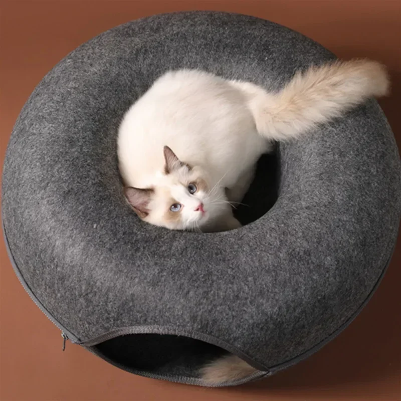 Cama donut de fieltro 2 en 1 para gatos y perros – Túnel y escondite - imagen 3