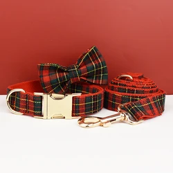 Collar navideño para perro – Personalizado con cuadros rojos