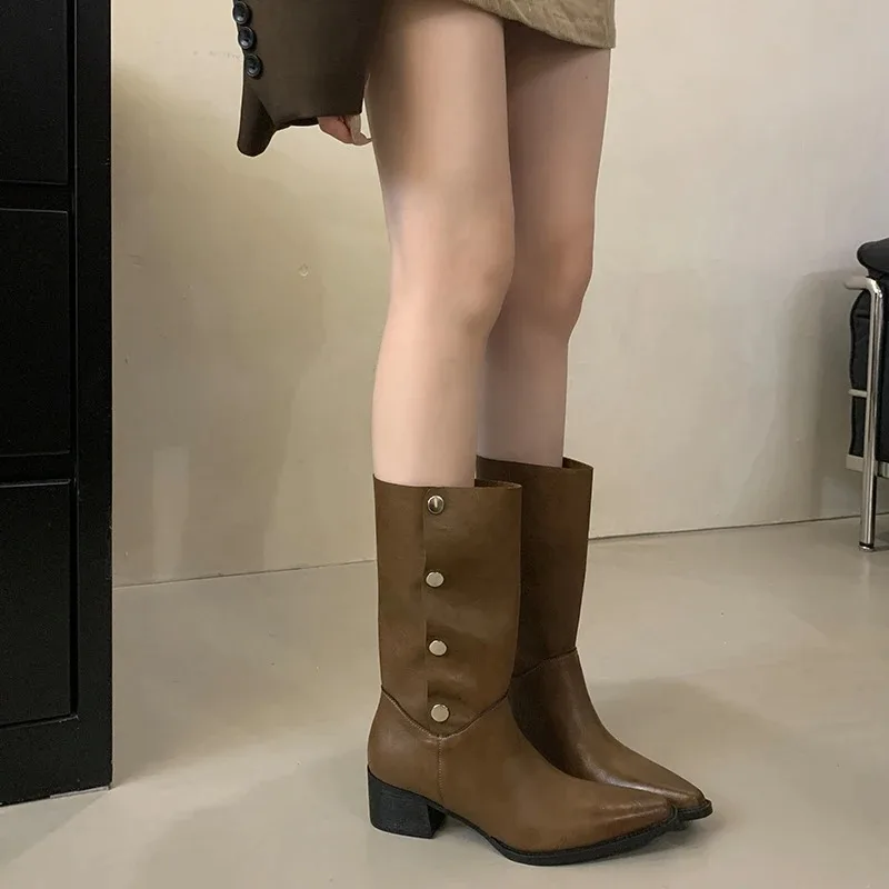 Botas de invierno a la moda para mujer, botas cortas de tacón medio occidental cómodas con botones Retro, dos prendas, tacón grueso - imagen 2