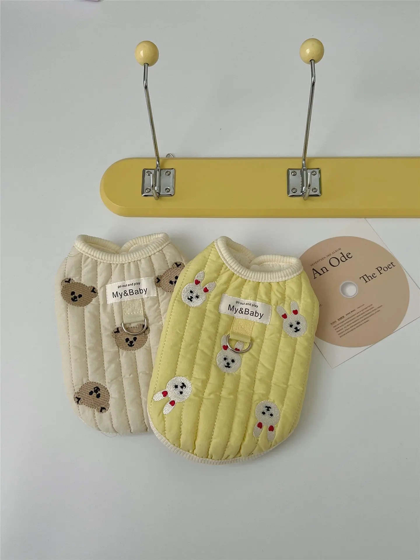 Ropa gruesa de invierno para perros de peluche, ropa para cachorros y gatos, chaleco de terciopelo sin mangas con estampado de oso de dibujos animados, abrigo para mascotas, disfraz para perros y conejos - imagen 2