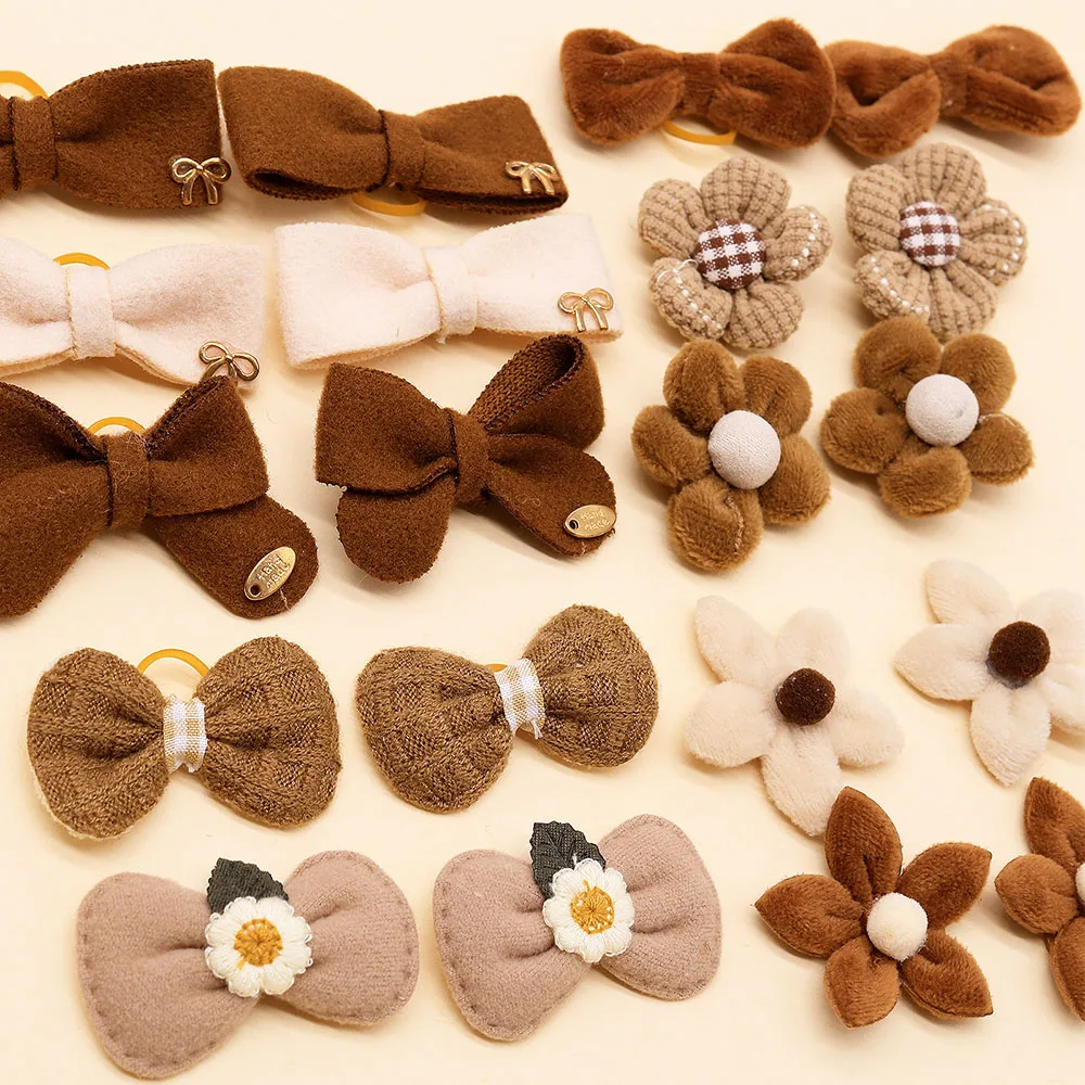 100 Uds exquisitos lazos para el pelo de perro Otoño Invierno moda perros pequeños lazos de aseo bandas de goma accesorios para el cabello de perros - imagen 2