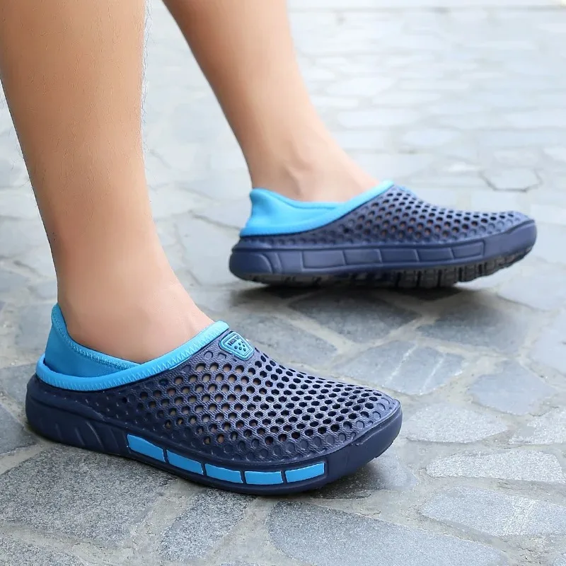 Sandalias de playa de verano para hombre, zapatos informales transpirables con agujeros, zuecos ligeros para el hogar y el jardín, zapatillas planas para hombre al aire libre - imagen 4