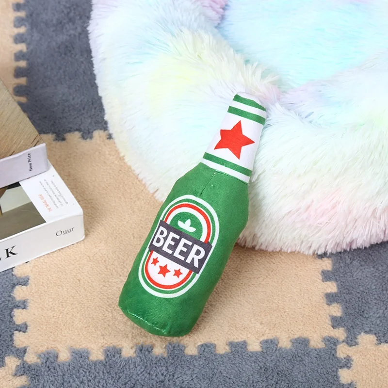 Juguete para masticar para perros de peluche con forma de botella de cerveza, suministros interactivos chirriantes resistentes a mordeduras para mascotas, limpieza de dientes para perros pequeños y grandes - imagen 4