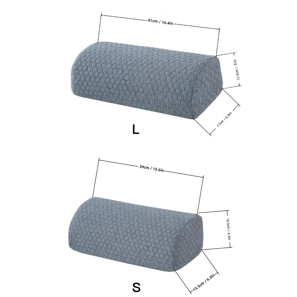 Almohada lumbar de espuma viscoelástica en color gris oscuro sobre superficie lisa