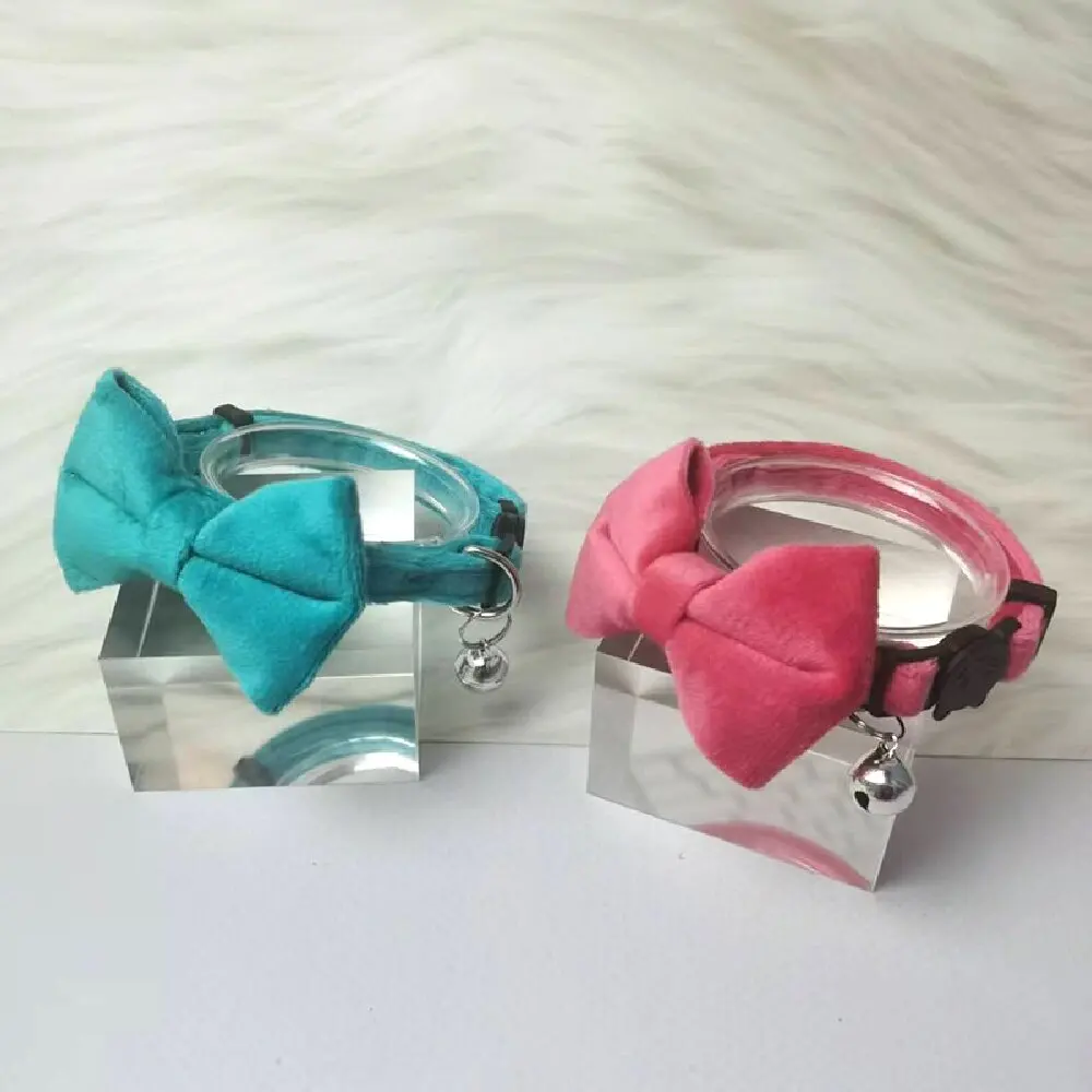 Collar suave de terciopelo con lazo y campana para gatos y perros - imagen 3