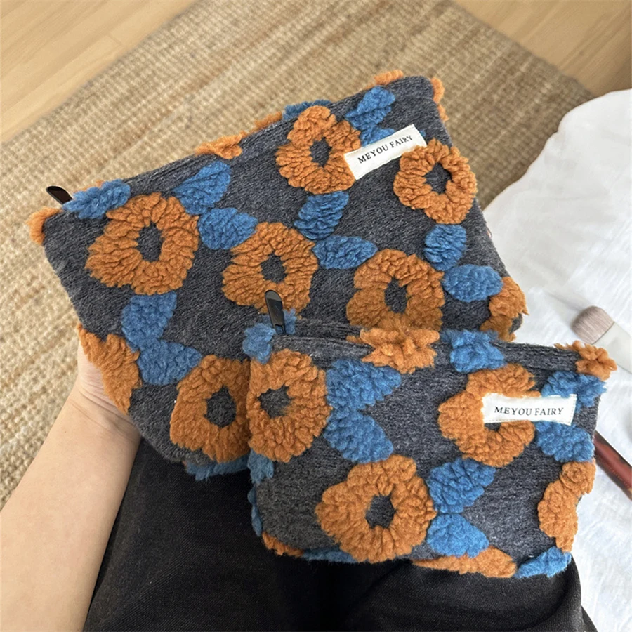 Bolsa de maquillaje portátil de felpa con cremallera, bonita bolsa de maquillaje Floral Kawaii, bolsa de cosméticos de moda para bolso, estuche para lápices - imagen 5