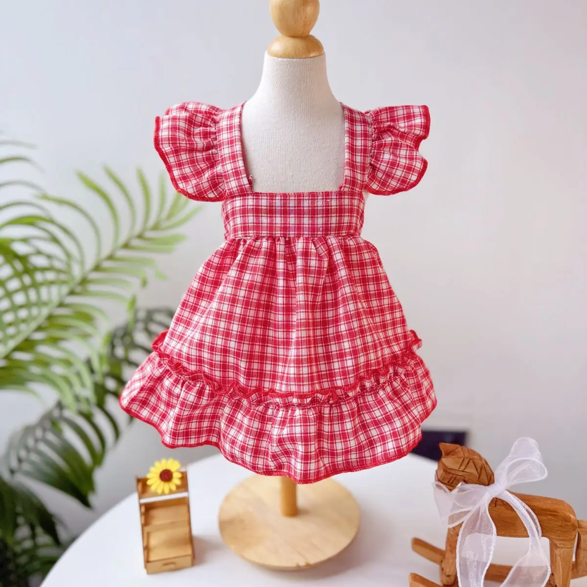 Chaleco de manga voladora a cuadros para mascotas, falda a cuadros roja bonita, ropa adecuada para cachorros de verano, ropa para perros pequeños, primavera y verano - imagen 3