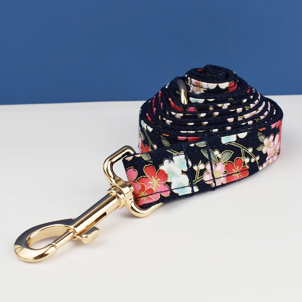 Collar de perro grabado personalizado de lujo, conjunto de correa y arnés, diseño Floral de algodón suave, accesorio de lazo personalizado para perros 03 - imagen 4