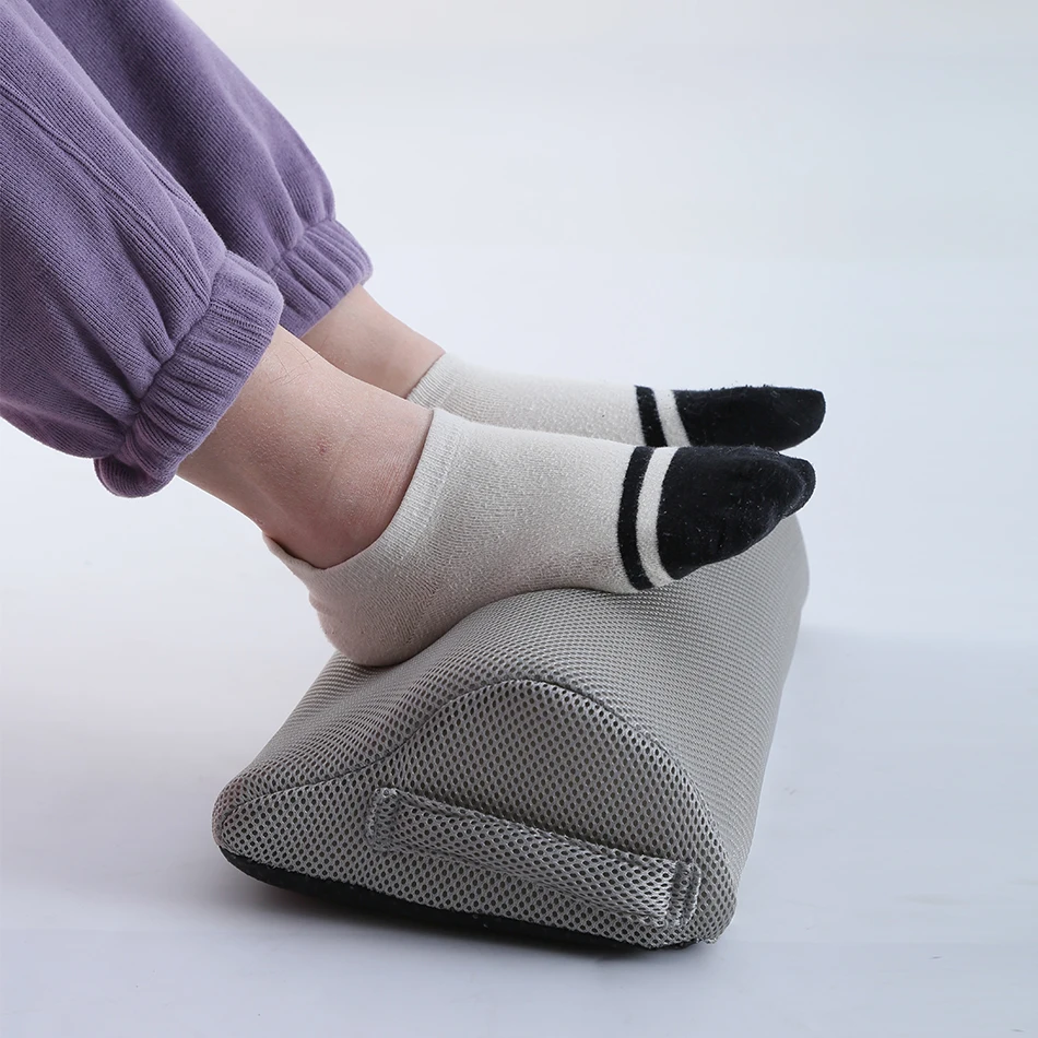 Reposapiés ergonómico portátil con masaje para gatos y perros mini