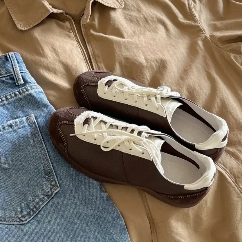 Zapatillas de deporte Zapatos deportivos casuales para mujer Zapatos transpirables de cuero ligero Zapatos de tenis blancos planos para mujer - imagen 2