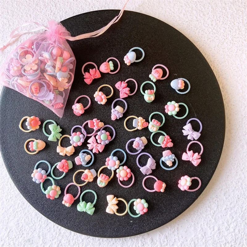 40 Uds. Banda de goma para mascotas, banda de goma para perros, no daña el cabello, Schnauzer, Yorkshire, trenzas de peluche, lazo para el cabello, lazo para el cabello de amor de dibujos animados - imagen 2