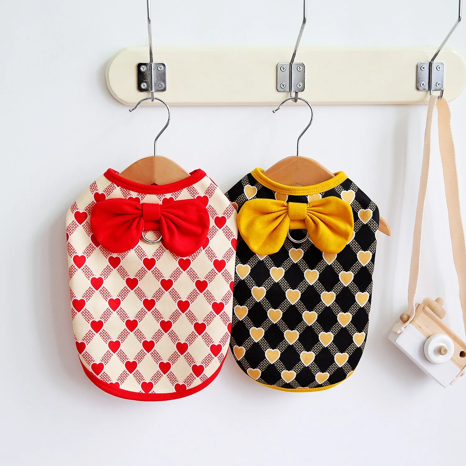 Dog Shirts with Love Pattern Super Big Bowknot ,Small Dogs Clothes Puppy Vest Gift for Dog Valentine's Mother Day Apparel Shirt - imagen 4