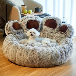 Cama acolchada con forma de pata de oso para perros y gatos