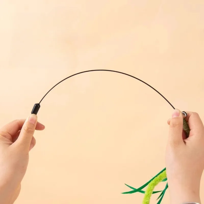 Cola de perro hierba gato palo de burlas juguetes de plumas para mascotas varilla larga juguetes interactivos de mano para gatito con campana - imagen 4