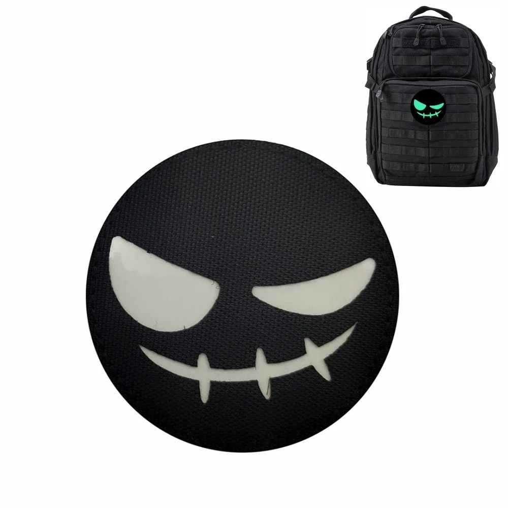 Parche reflectante de sonrisa malvada, insignia para brazalete que brilla en la oscuridad, apliques de adorno, parches tácticos militares de camuflaje