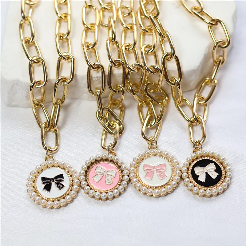 Collar con colgante corazón dorado para gatos y perros - imagen 2